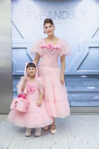 EVEANDBOY ฉลอง 20 ปี ตำนานบิวตี้รีเทลอันดับ 1 ของเมืองไทย ก้าวสู่ “The Future of Beauty Legacy” เปิดตัว EVEANDBOY Centerpoint Siam Square แฟล็กชิฟสโตร์โฉมใหม่สุดล้ำจับมือศิลปินดัง “Mackcha” ถ่ายทอดคาแรกเตอร์ “Chalotte” สู่ไอคอนแห่งความงาม