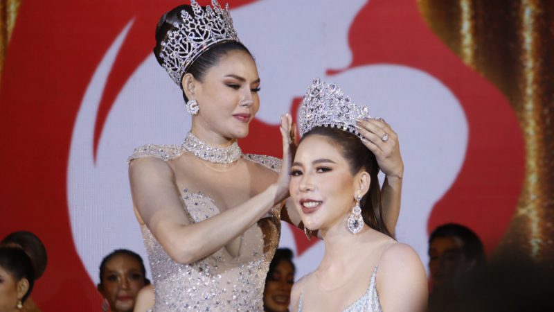 “ดร.พิมพ์ขวัญ บุญจิตต์พิมล “ คว้ามงกุฎ Mrs.Thailand World 2022