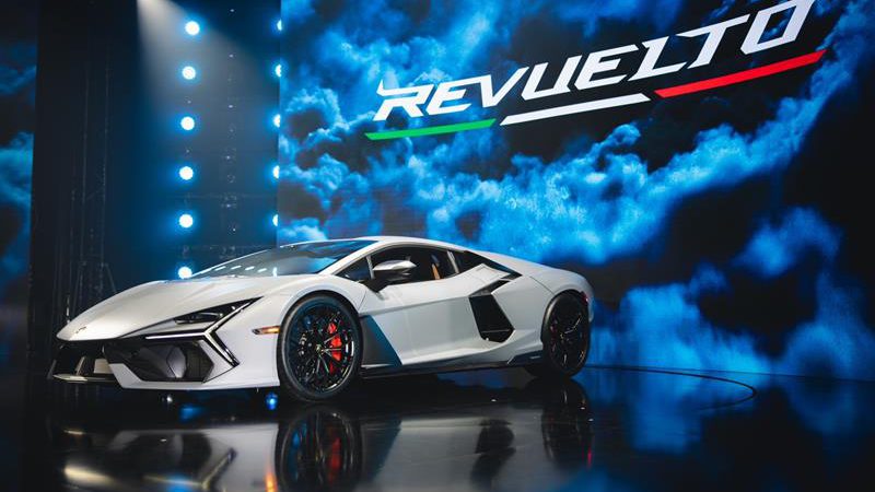 “FROM NOW ON: NEW LAMBORGHINI REVUELTO” ฉลองครบรอบ 60 ปี ออโตโมบิลิ ลัมโบร์กินี พร้อมเปิดตัว “LAMBORGHINI REVUELTO” ซูเปอร์สปอร์ตคาร์ปลั๊กอินไฮบริดเครื่องยนต์ V12 สมรรถนะสูงรุ่นแรกของแบรนด์