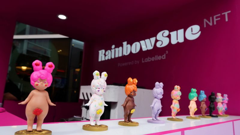 งานอาร์ตน่าสะสม RainbowSue NFT Art  ครั้งแรกในเส้นทางสู่จักรวาลด้วยพลังแห่งสายรุ้ง ของ “ปัณพัท เตชเมธากุล”พรีออเดอร์ได้แล้ววันนี้