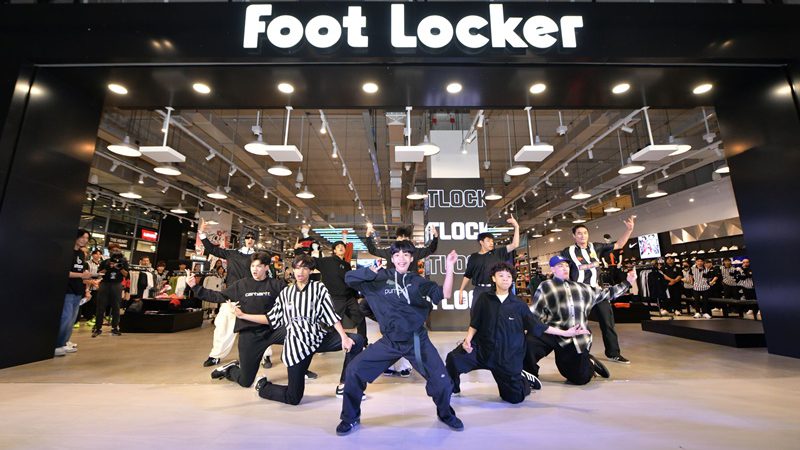 Foot Locker เปิดสาขาที่สองในประเทศไทยที่ EMSPHERE แลนด์มาร์คแห่งใหม่ ใจกลางสุขุมวิท ตอกย้ำการเป็นเดสติเนชั่นสำหรับสายสตรีทแฟชั่นและบาสเกตบอล