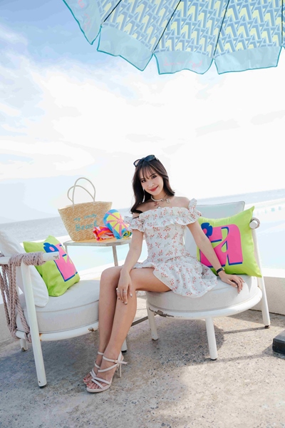 “เซเลปและอินฟูเอนเซอร์ อวดความสวยสดใส ในงาน lyn around Beachside Blast เปิดตัว Spring 2024 Collection”