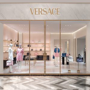 Versace (เวอร์ซาเช่) เปิดตัวบูติกโฉมใหม่ ณ ห้างสรรพสินค้าเซนทรัล ภูเก็ต ฟลอเรสต้า