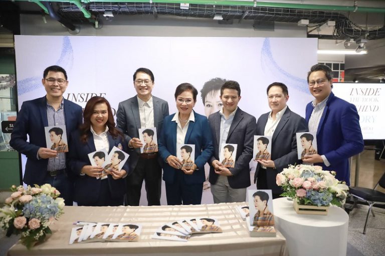 คุณหญิงกัลยา โสภณพนิช เปิดตัวสารคดี ‘ยกมือพลิกชีวิต’ และหนังสือ ‘คุณหญิง Coding’ จุดประกายการเรียนรู้สู่อนาคต