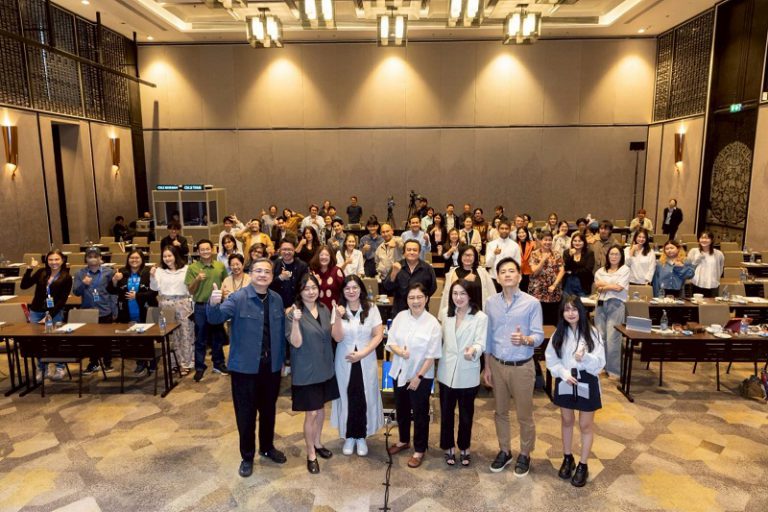 สมาคมนักเขียนบทละครโทรทัศน์ (TSA) จุดไฟเสริมศักยภาพนักเขียนบทไทย เชิญนักเขียนบทและโปรดิวเซอร์ระดับโลกแชร์ประสบการณ์ผ่านเวทีสัมมนา “Beyond Borders: Brininging Thai Scripts to the Global Stage” ภายใต้โครงการ “Writers’ Room 3 Gen Workshop”