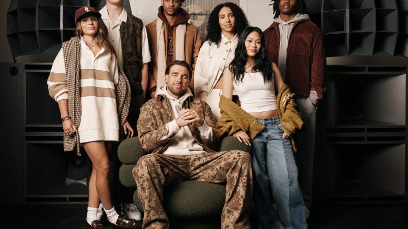 American Eagle เปิดตัวคอลเลกชั่นพิเศษ AE x Tru Kolors by Travis Kelce