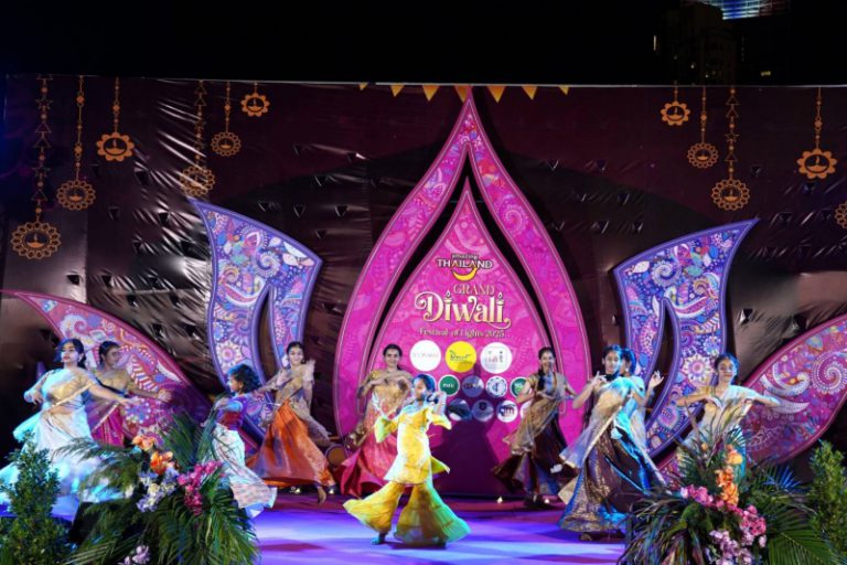 ไอคอนสยาม เฉลิมฉลองความสำเร็จของเทศกาลดิวาลีสุดยิ่งใหญ่ “AMAZING THAILAND GRAND DIWALI FESTIVAL 2025” ริมแม่น้ำเจ้าพระยา