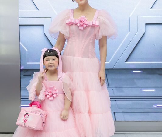 EVEANDBOY ฉลอง 20 ปี ตำนานบิวตี้รีเทลอันดับ 1 ของเมืองไทย ก้าวสู่ “The Future of Beauty Legacy” เปิดตัว EVEANDBOY Centerpoint Siam Square แฟล็กชิฟสโตร์โฉมใหม่สุดล้ำจับมือศิลปินดัง “Mackcha” ถ่ายทอดคาแรกเตอร์ “Chalotte” สู่ไอคอนแห่งความงาม