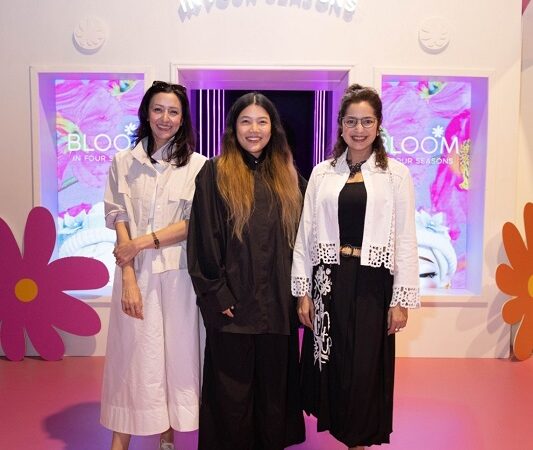 ส่งท้ายปีด้วยประสบการณ์ฮีลใจสุดอิมเมอร์ซีฟ “BLOOM in Four Seasons – The Heart-Blossoming Immersive Experience” พักใจ เติมความหวังกับกิจกรรมสร้างสรรค์ The Art of Healing Tea Talk พร้อมเปิดตัวน้อง Blossom Bloo และครั้งแรกกับการบรรเลงบทเพลง Live! ในงานอิมเมอร์ซีฟ Vivaldi’s Four Seasons ที่ไอคอนสยาม