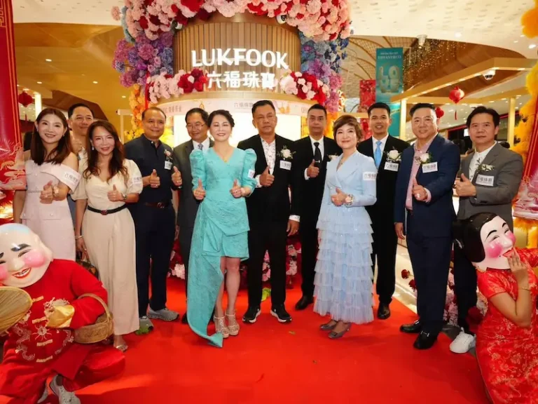 “Lukfook Shines in Thailand · 7 shop Glory” 7 สาขารวมพลัง ลุกฟุกเปล่งประกายทั่วแดนสยาม ต้อนรับเทศกาลแห่งความรักและตรุษจีน