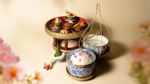 สัมผัสเสน่ห์ฤดูร้อนแบบไทย กับ “ข้าวแช่” เมนูคลายร้อนสุดประณีต ตลอดเดือน ที่ ห้องอาหาร ซาวิโอ โรงแรม ชาเทรียม แกรนด์ กรุงเทพฯ