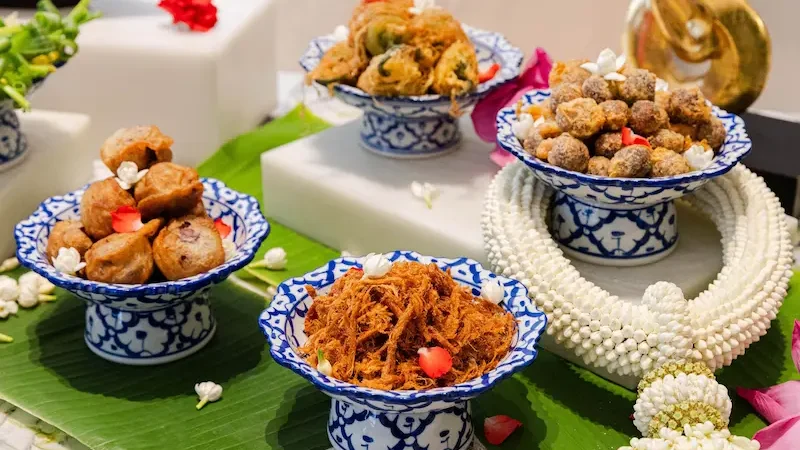คลายร้อน เย็นฉ่ำชื่นใจ กับข้าวแช่โบราณ โรงแรมเซ็นทาราแกรนด์ฯ เซ็นทรัลเวิลด์