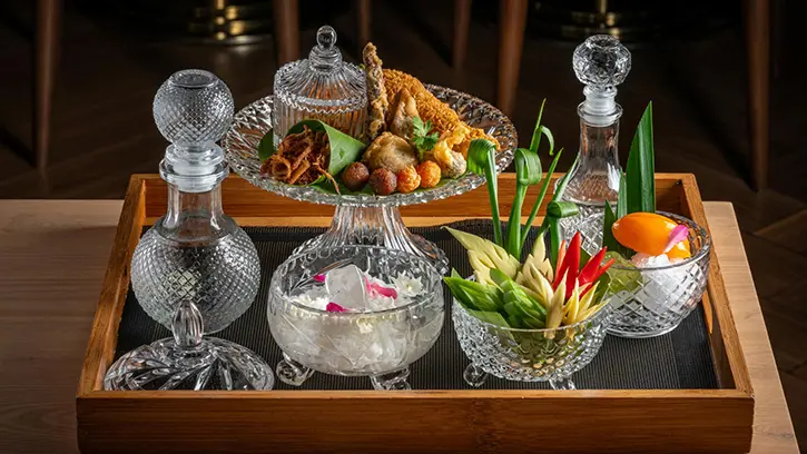 ร้านอาหารคำหอม นำเสนอ “ข้าวแช่” เมนูเอกลักษณ์แห่งฤดูร้อนไทย