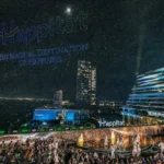 ประวัติศาสตร์หน้าใหม่! Happitat ฉลองเปิดตัวสุดตระการตา เนรมิตผืนดินจรดผืนฟ้ากว่า 2 แสนตารางเมตร พร้อมโชว์โดรน 2,222 ลำ ทุบสถิติประเทศไทย “โจว อี้หราน” นำทัพศิลปินกว่า 100 ชีวิต ร่วมสร้าง Festival of Happiness ปรากฏการณ์แห่งความสุข