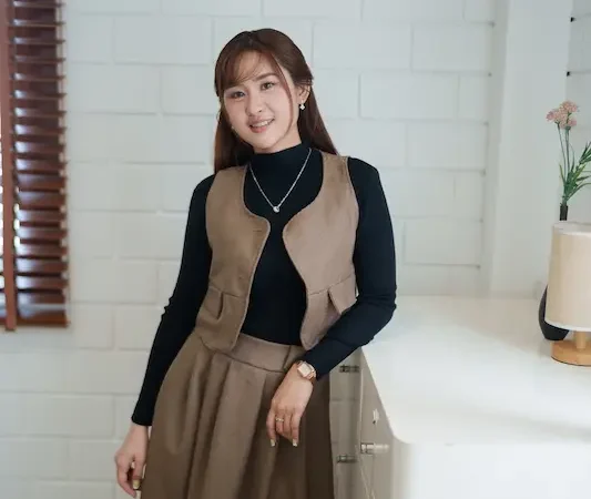 เก่งครบเครื่อง “สอง- ฐิติรัตน์” เจ้าของเพลง “รักเจ้าเอย” กับอีกหนึ่งบทบาทของการเป็นอาจารย์สอนเทรดหุ้น